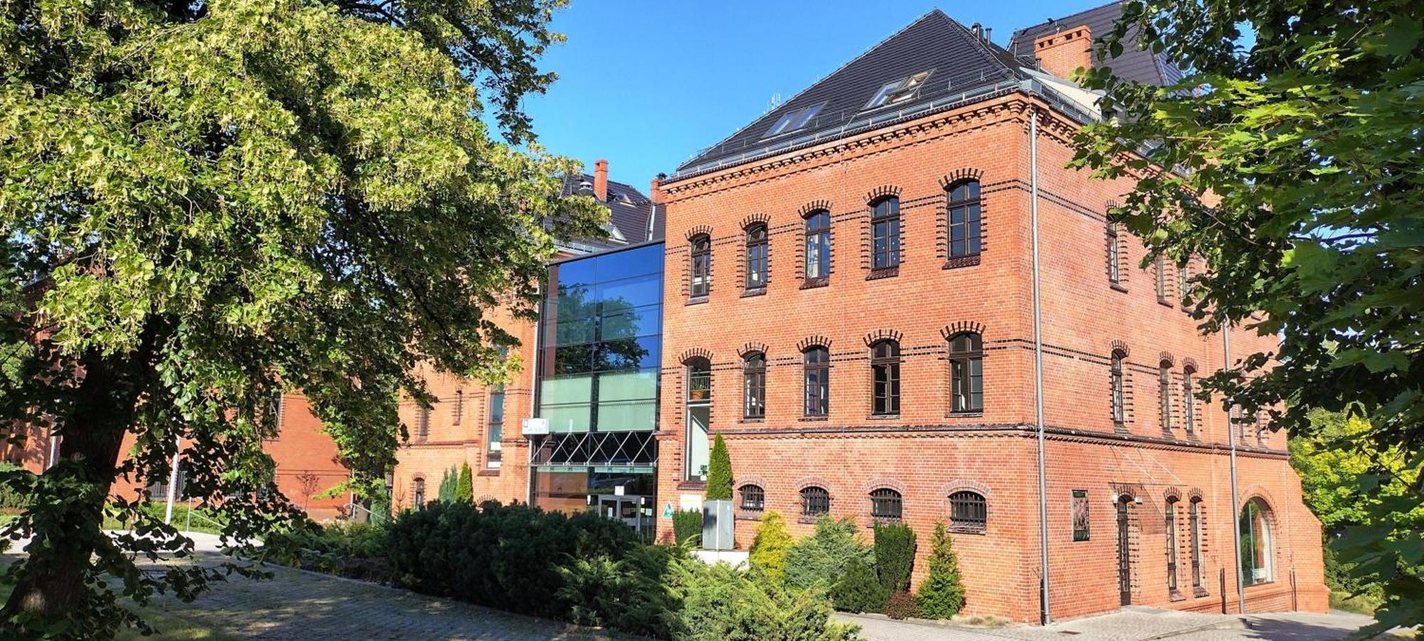 Hostel Szkolne Schronisko Mlodziezowe Dabrowka Prudnik Exterior foto
